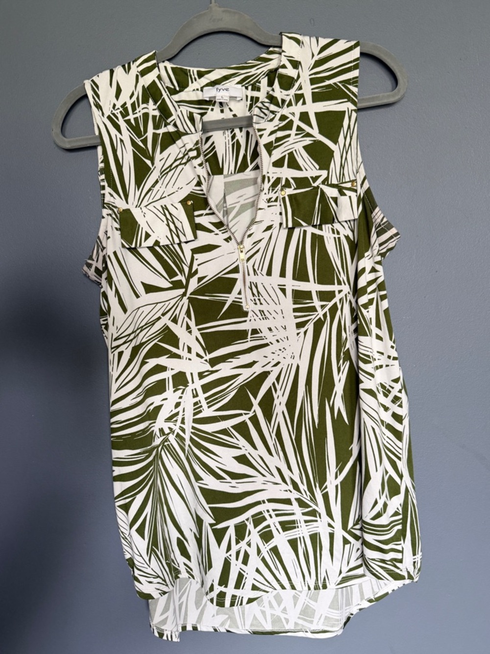 Sleeveless Palm-Print Blouse in Olive and White